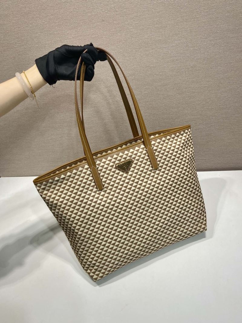 Pra*a tote bags